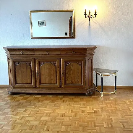 Nahe Dusseldorf Flughafen Und Messe, Charmante 3-zimmer-wohnung Mit Kuche Duisburg