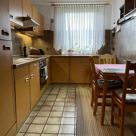 Apartment Nahe Dusseldorf Flughafen Und Messe, Charmante 3-zimmer-wohnung Mit Kuche Duisburg