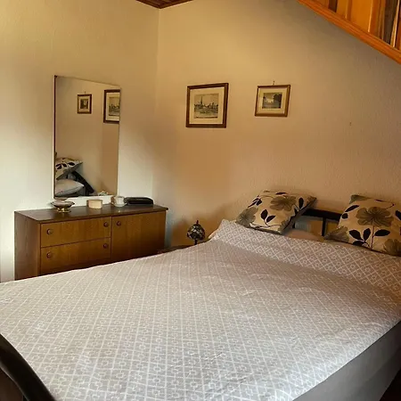 Apartment Nahe Dusseldorf Flughafen Und Messe, Charmante 3-zimmer-wohnung Mit Kuche *