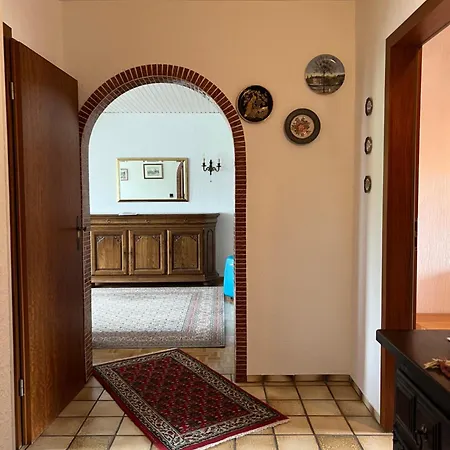 Apartment Nahe Dusseldorf Flughafen Und Messe, Charmante 3-zimmer-wohnung Mit Kuche