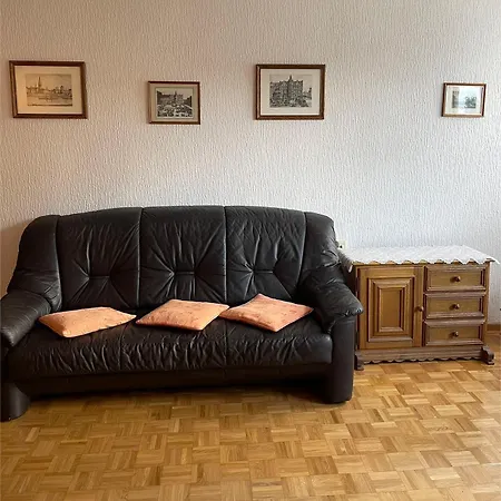 Nahe Dusseldorf Flughafen Und Messe, Charmante 3-zimmer-wohnung Mit Kuche Duisburg
